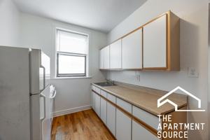 featured image of 813 W Waveland Ave #N2