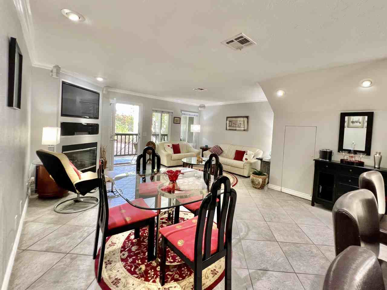 3855 Albatross St #1 - Photo 5 of 38