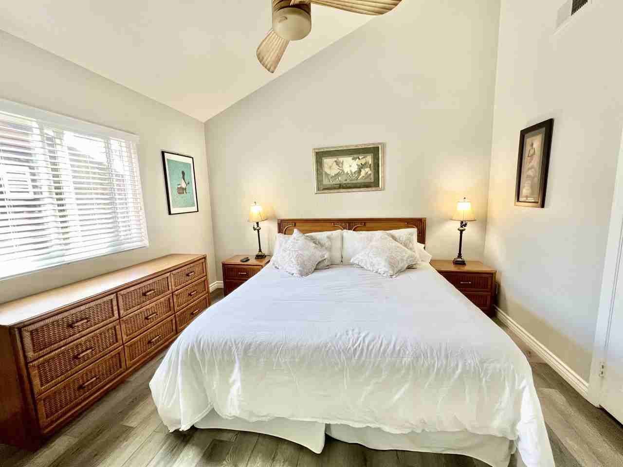 3855 Albatross St #1 - Photo 7 of 38