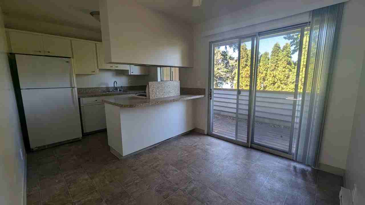 Windsor Court Apartments - Photo 7 of 30