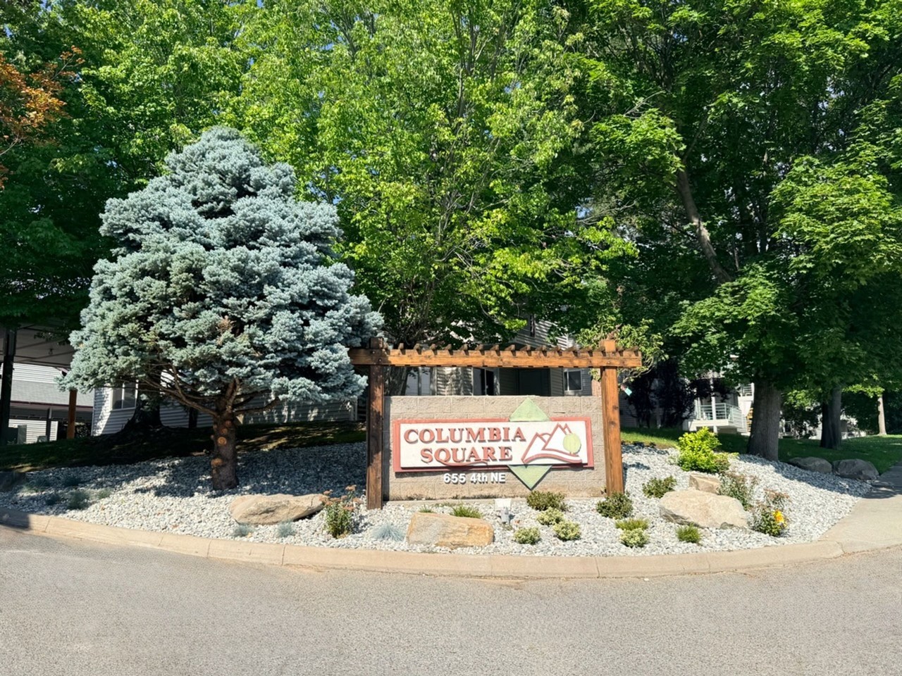 Columbia Square Apartments! 2 - Photo 5 of 50