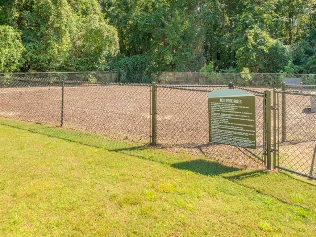 Springhouse Apartments - Photo 4 of 18
