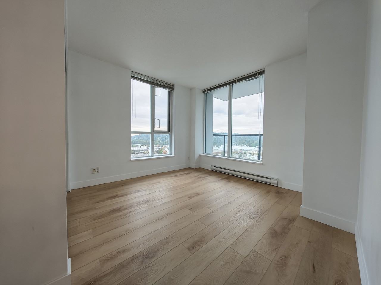 1178 Heffley Crescent - Photo 7 of 9