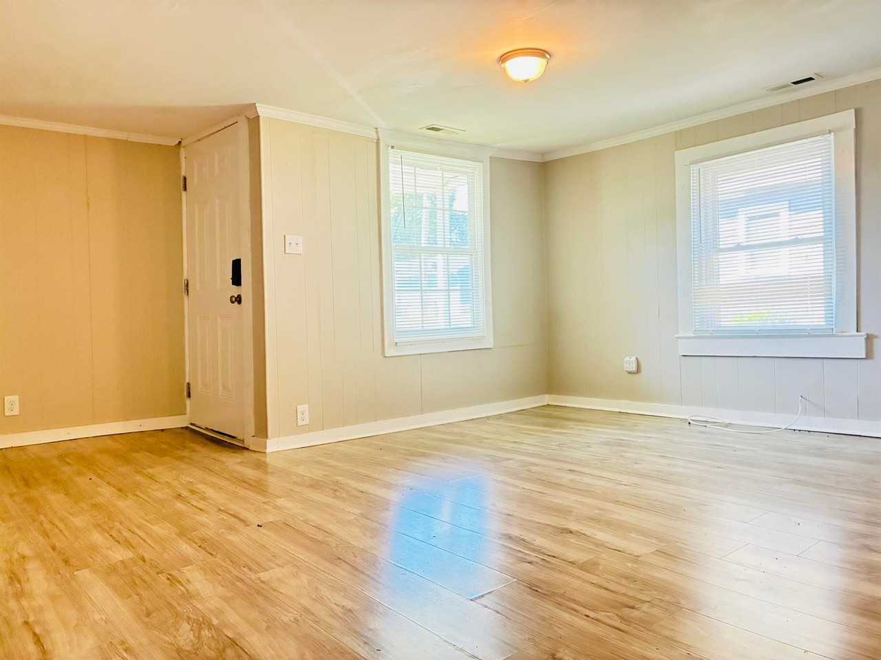 425 Van Buren St - Photo 5 of 22