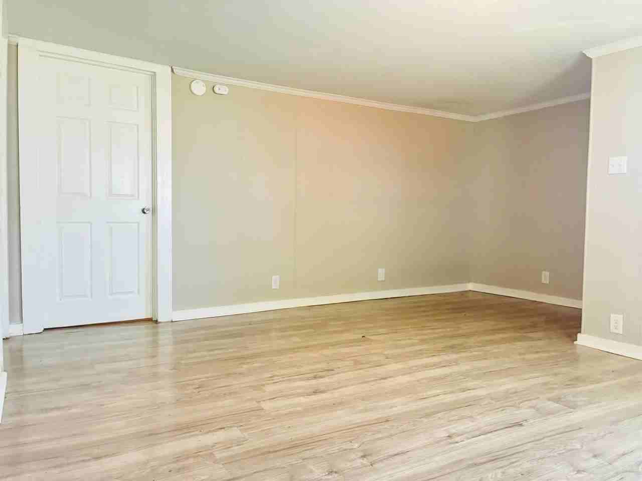 425 Van Buren St - Photo 6 of 22