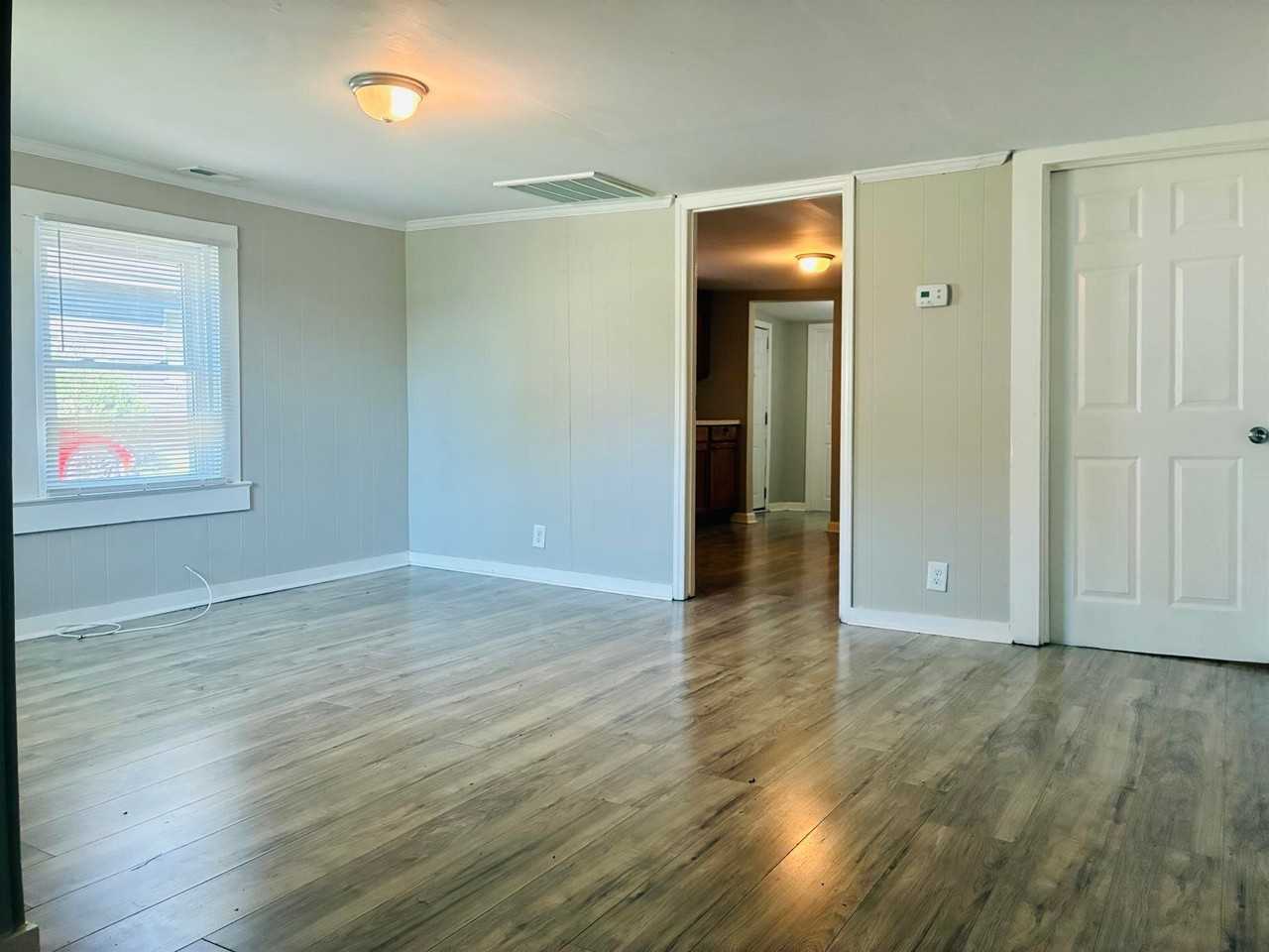 425 Van Buren St - Photo 7 of 22