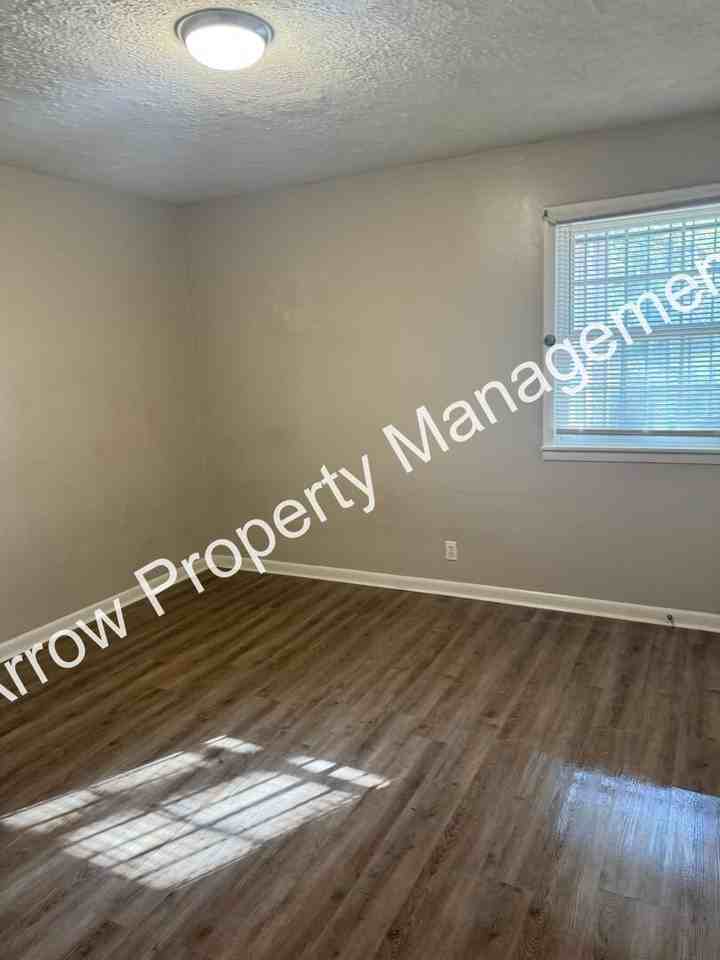 120 Mckinley St #A - Photo 4 of 6