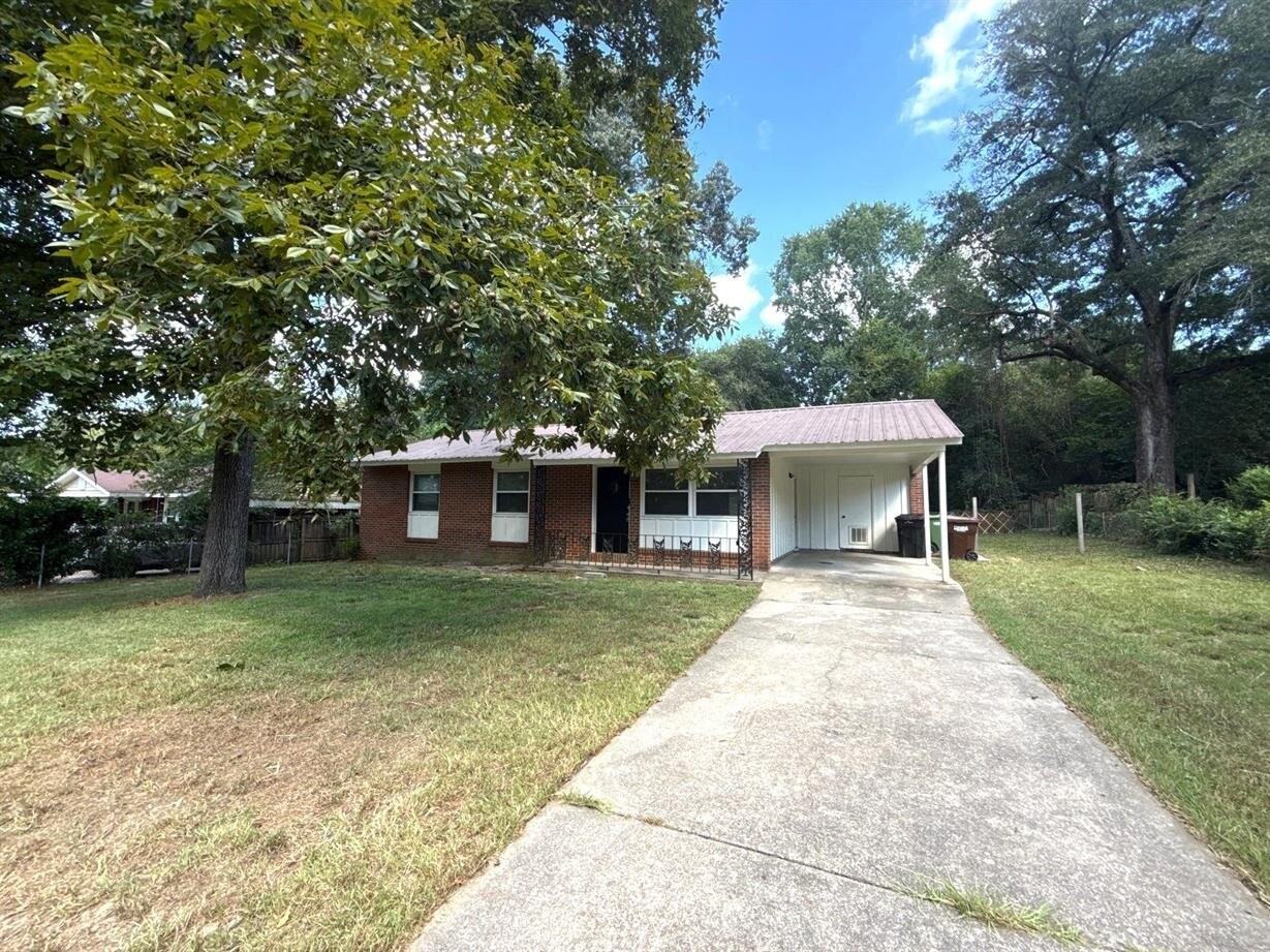 710 Greenbriar Dr