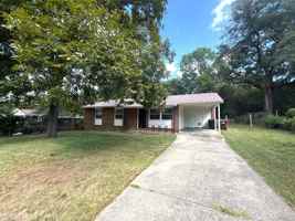 featured image of 710 Greenbriar Dr