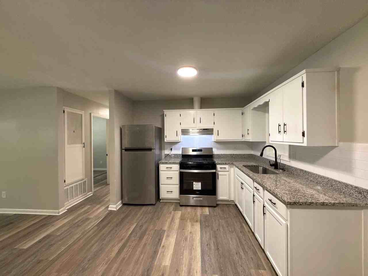 710 Greenbriar Dr - Photo 5 of 14