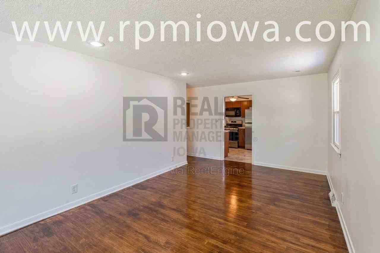 1806 Larnard Dr - Photo 3 of 15