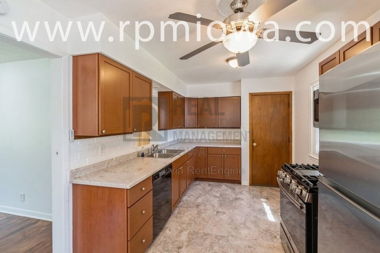 1806 Larnard Dr - Photo 4 of 15
