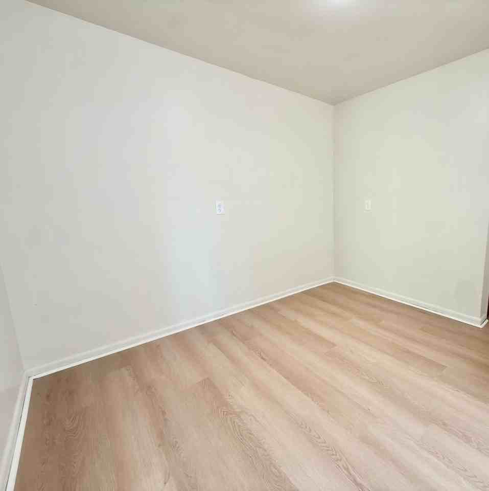 230 S Wayne Ave #2 - Photo 4 of 12