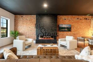 featured image of 226 N Main St
