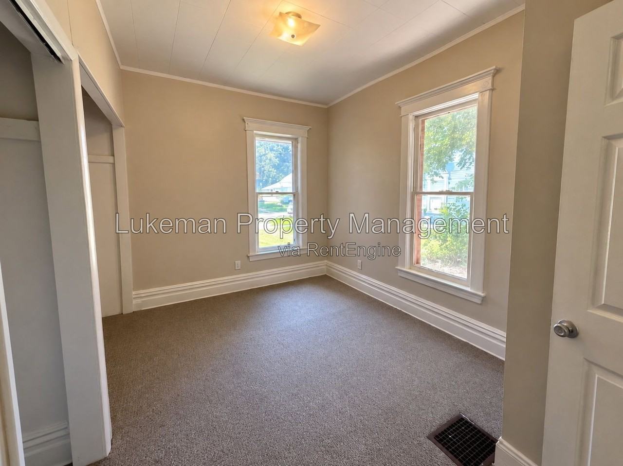 720 Village St #2 - Photo 7 of 9