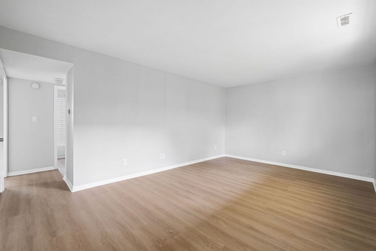 133 E Markison Ave #A - Photo 4 of 21