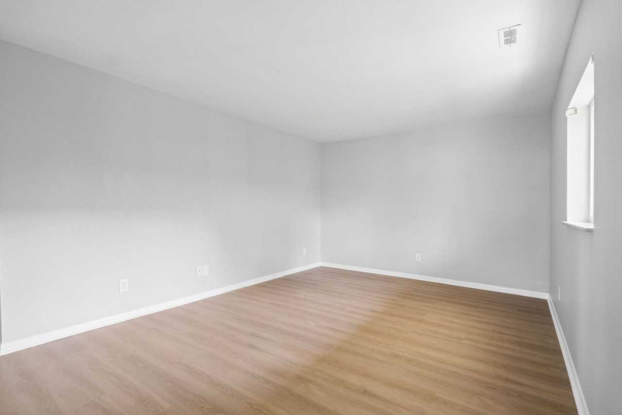 133 E Markison Ave #A - Photo 5 of 21