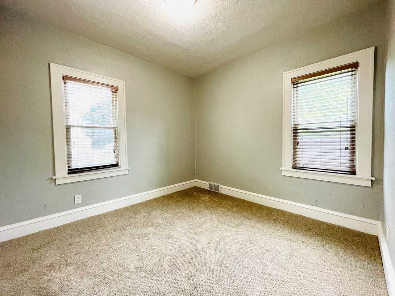 3608 N 49th St - Photo 3 of 8