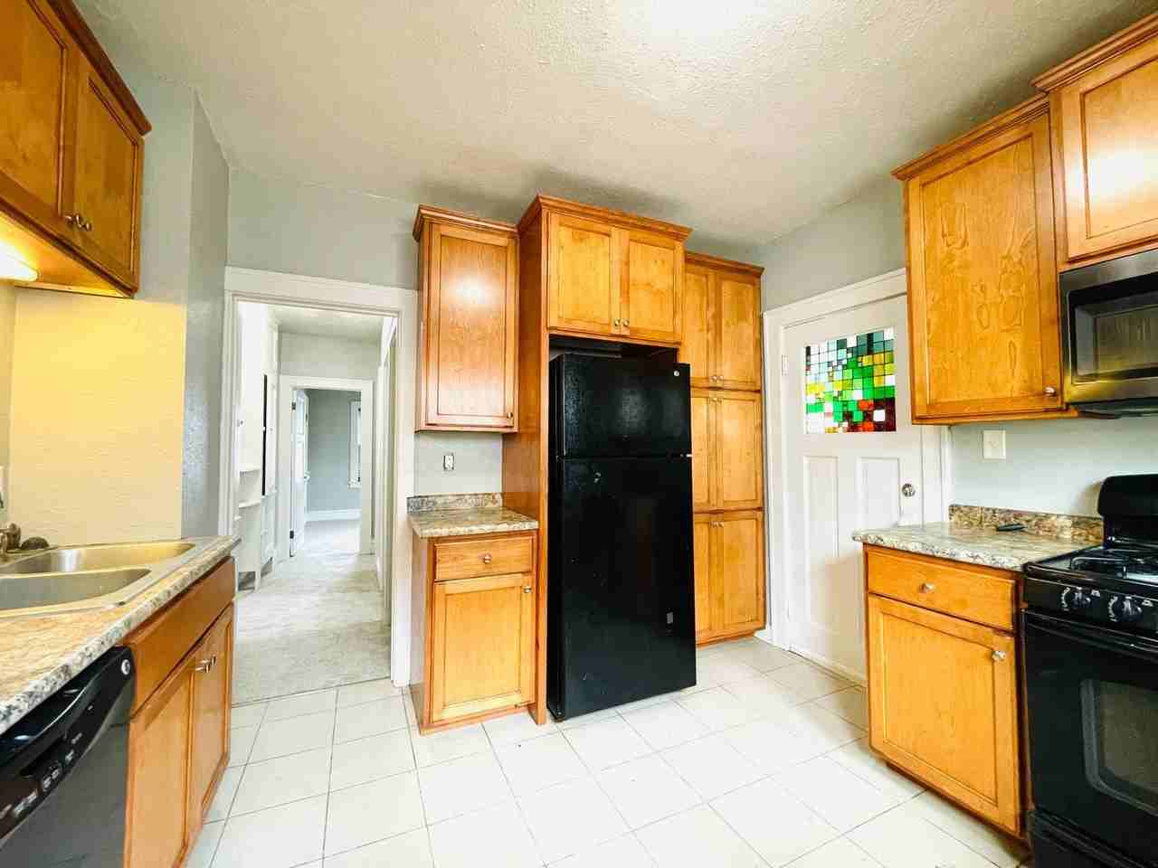 3608 N 49th St - Photo 5 of 8