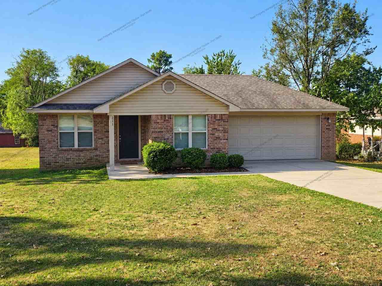 211 Ludell St - Photo 2 of 21