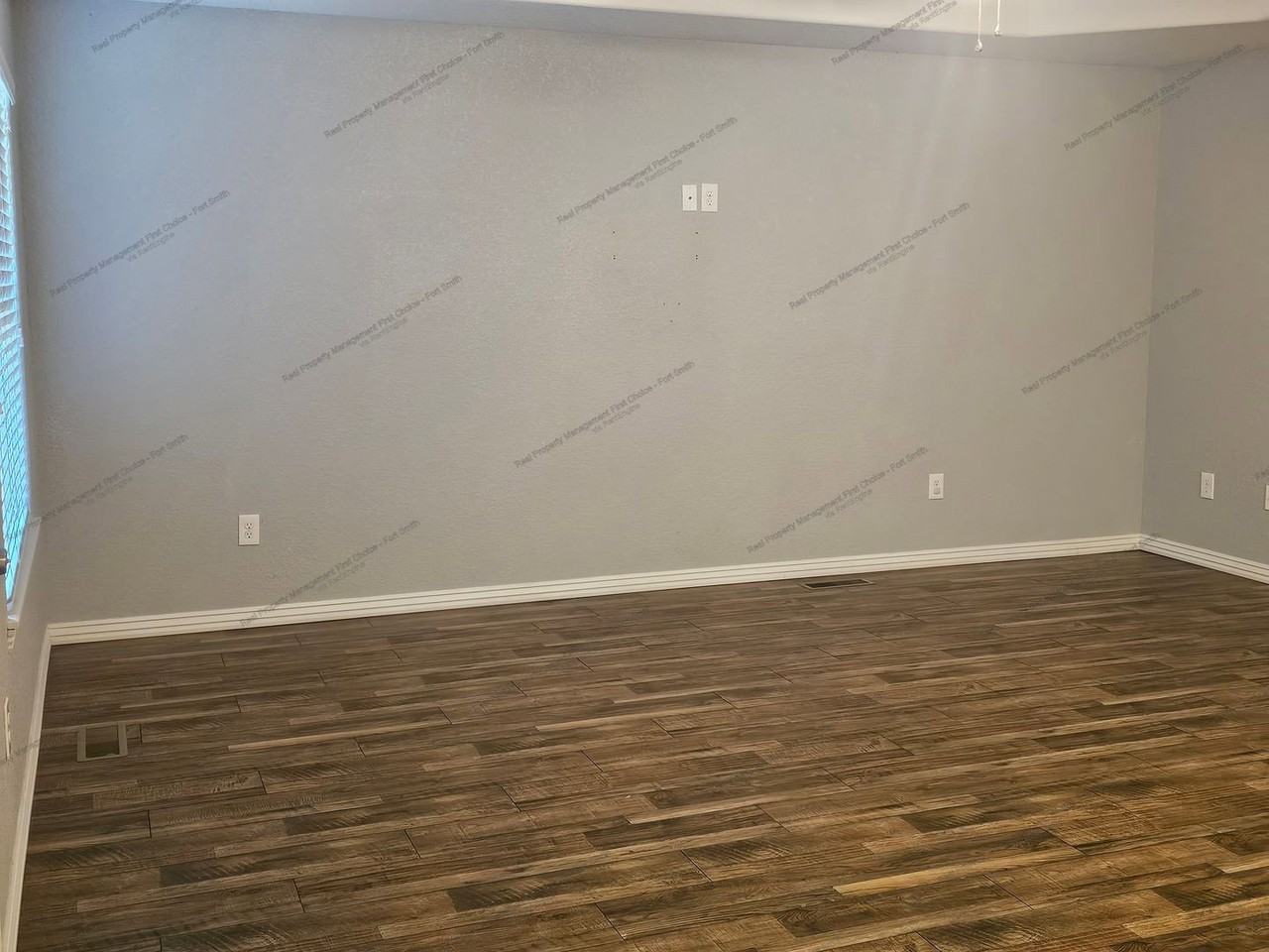 211 Ludell St - Photo 4 of 21