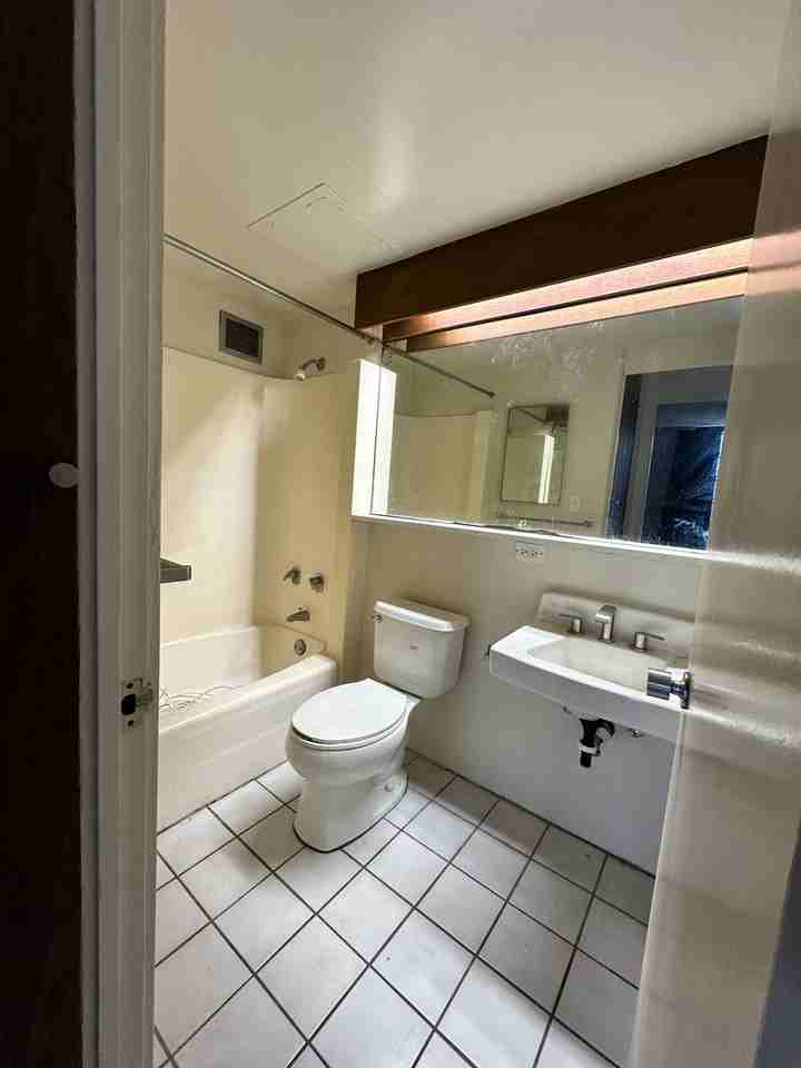 1050 Kinau St - Photo 5 of 5