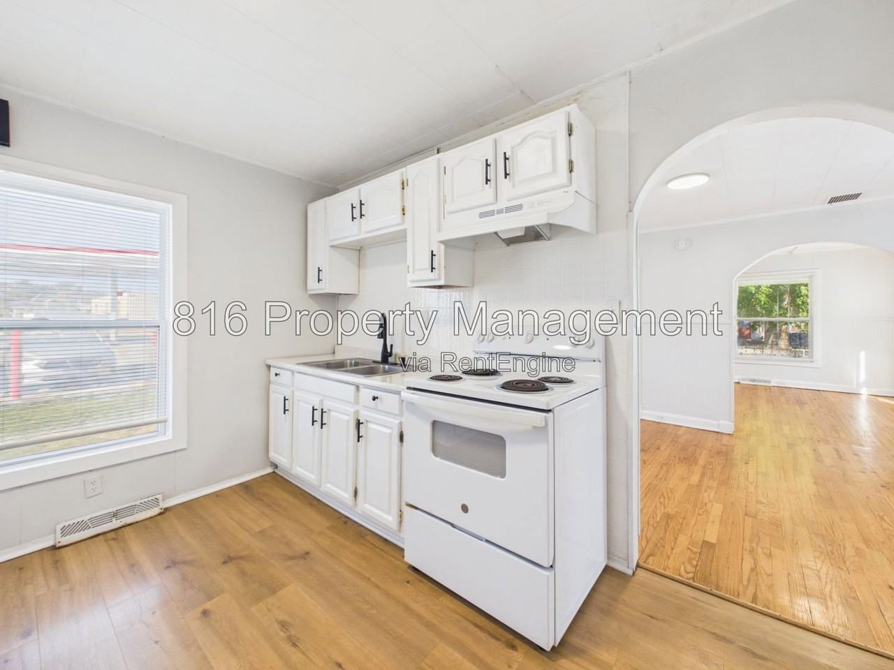 836 N Montgall Ave - Photo 7 of 29
