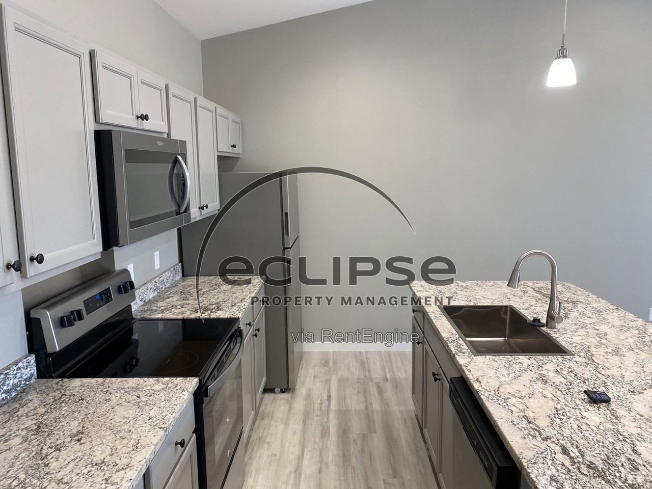 501 Crestone Ave - Photo 5 of 12