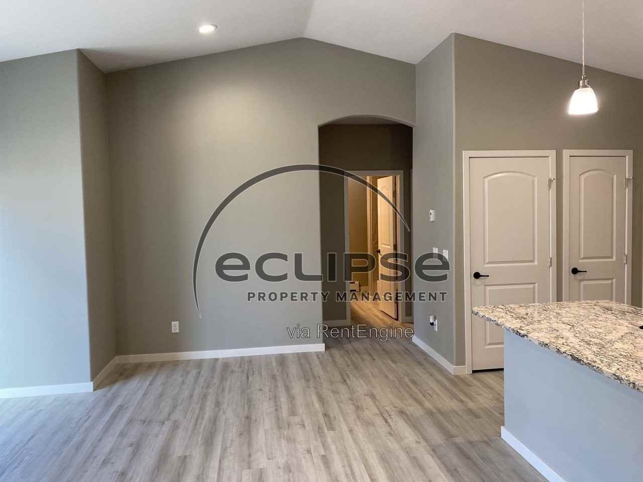 501 Crestone Ave - Photo 6 of 12