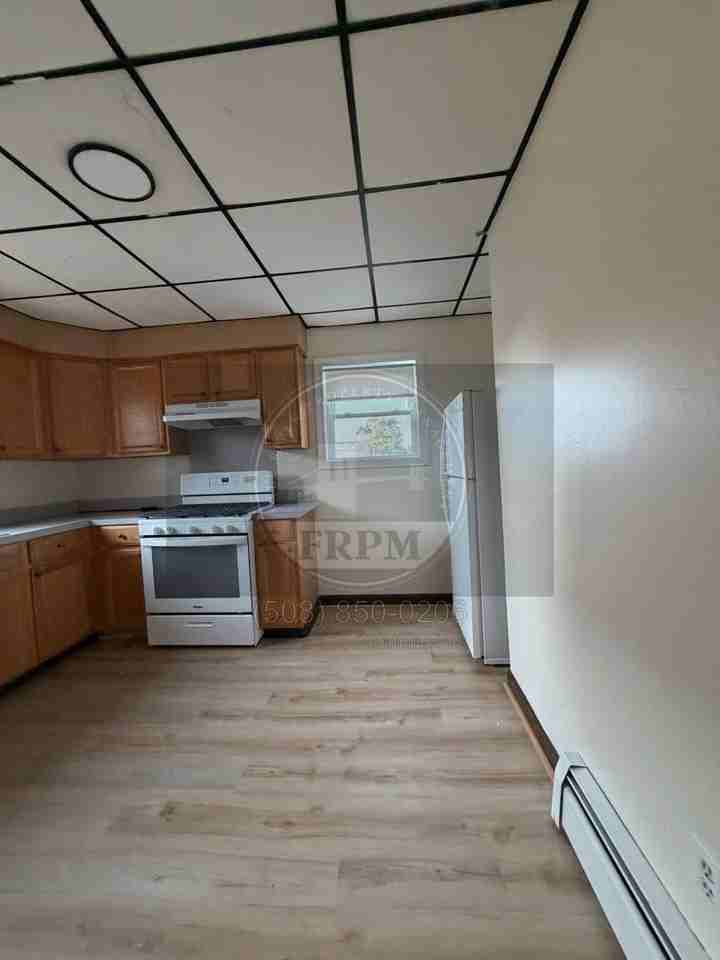 192 Snell St #2 - Photo 2 of 11
