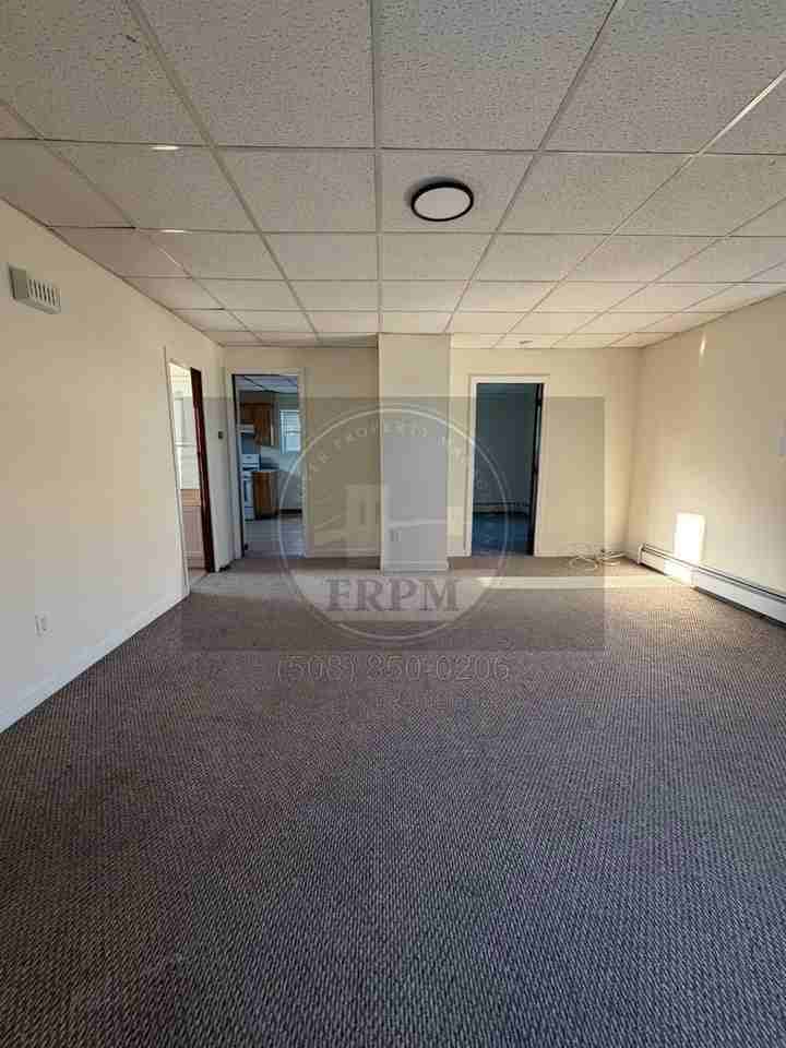 192 Snell St #2 - Photo 3 of 11