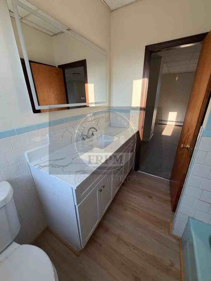 192 Snell St #2 - Photo 7 of 11