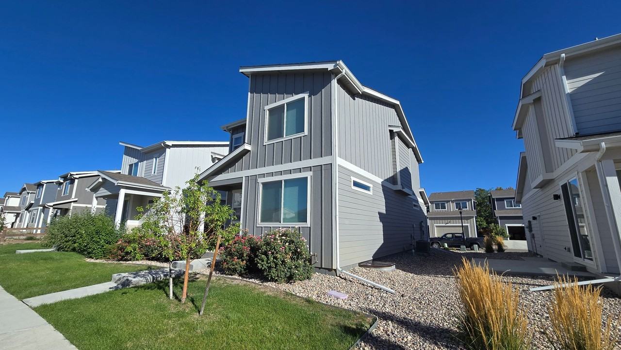 1147 Summit Vista Dr - Photo 2 of 24