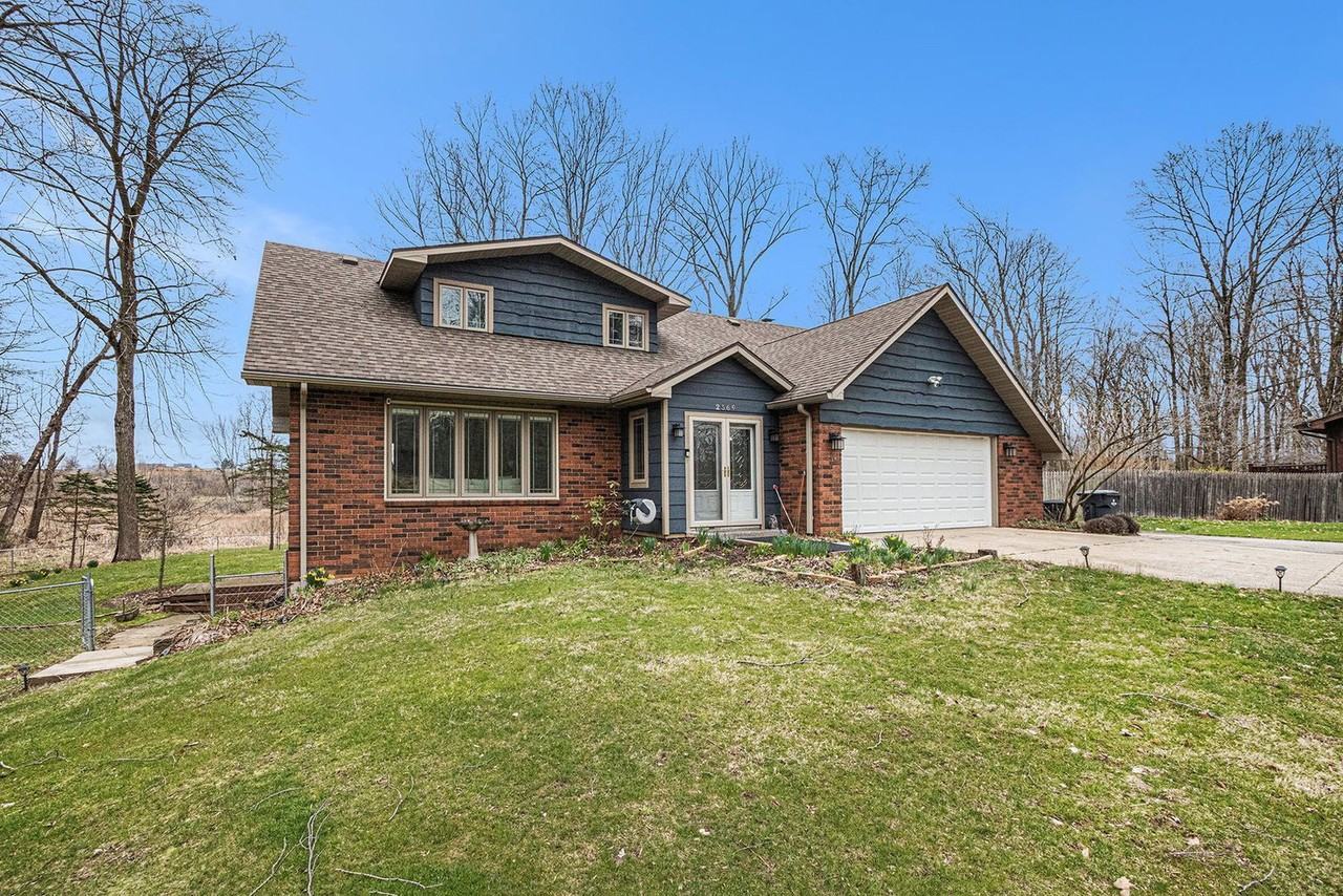 2569 Ridgewood Trl - Photo 2 of 28