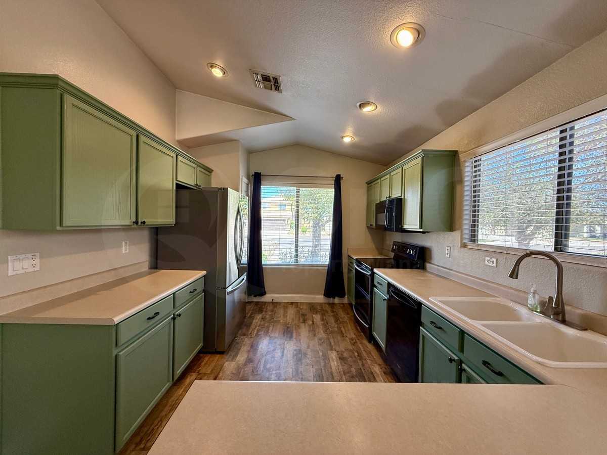 15275 W Fillmore St - Photo 4 of 20