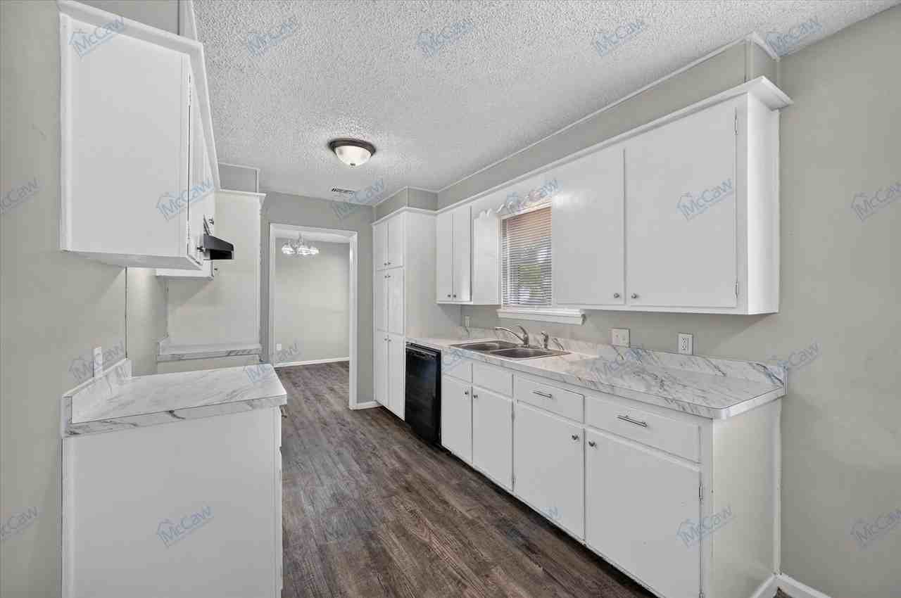 6401 Winn St - Photo 7 of 22
