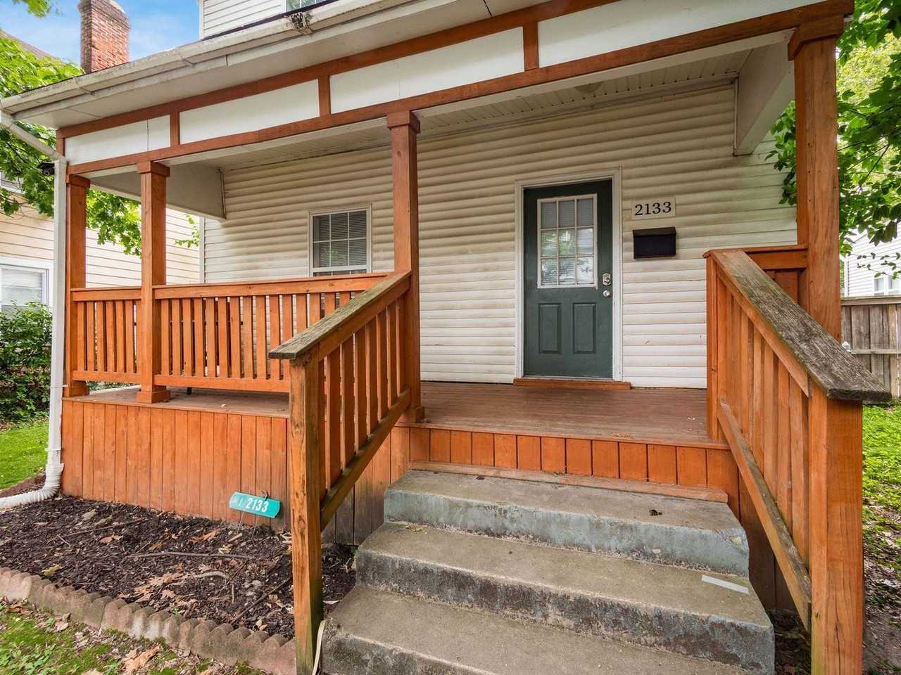 2133 Indiana Ave - Photo 2 of 40
