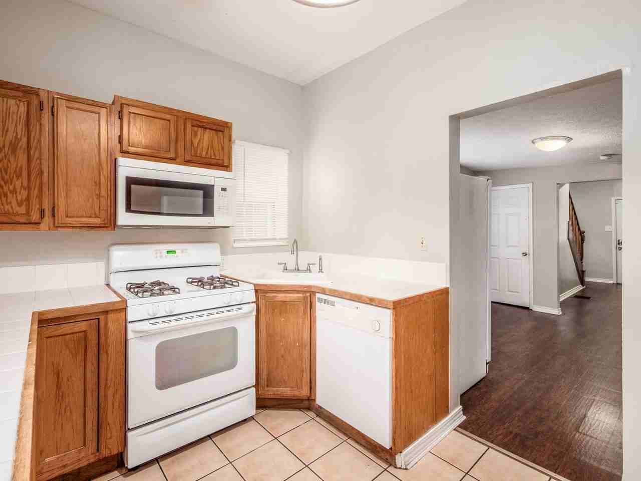 2133 Indiana Ave - Photo 6 of 40
