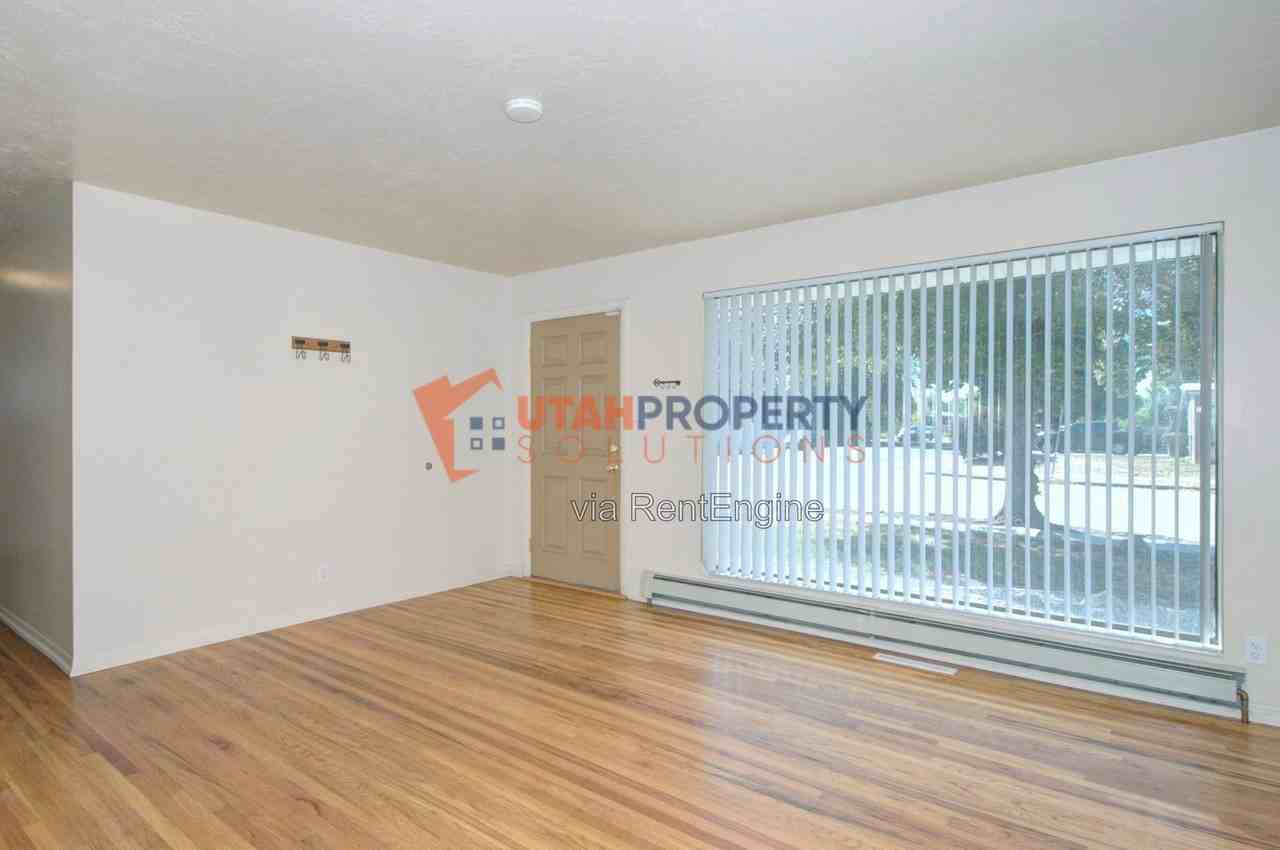 1532 W Dupont Ave - Photo 4 of 21