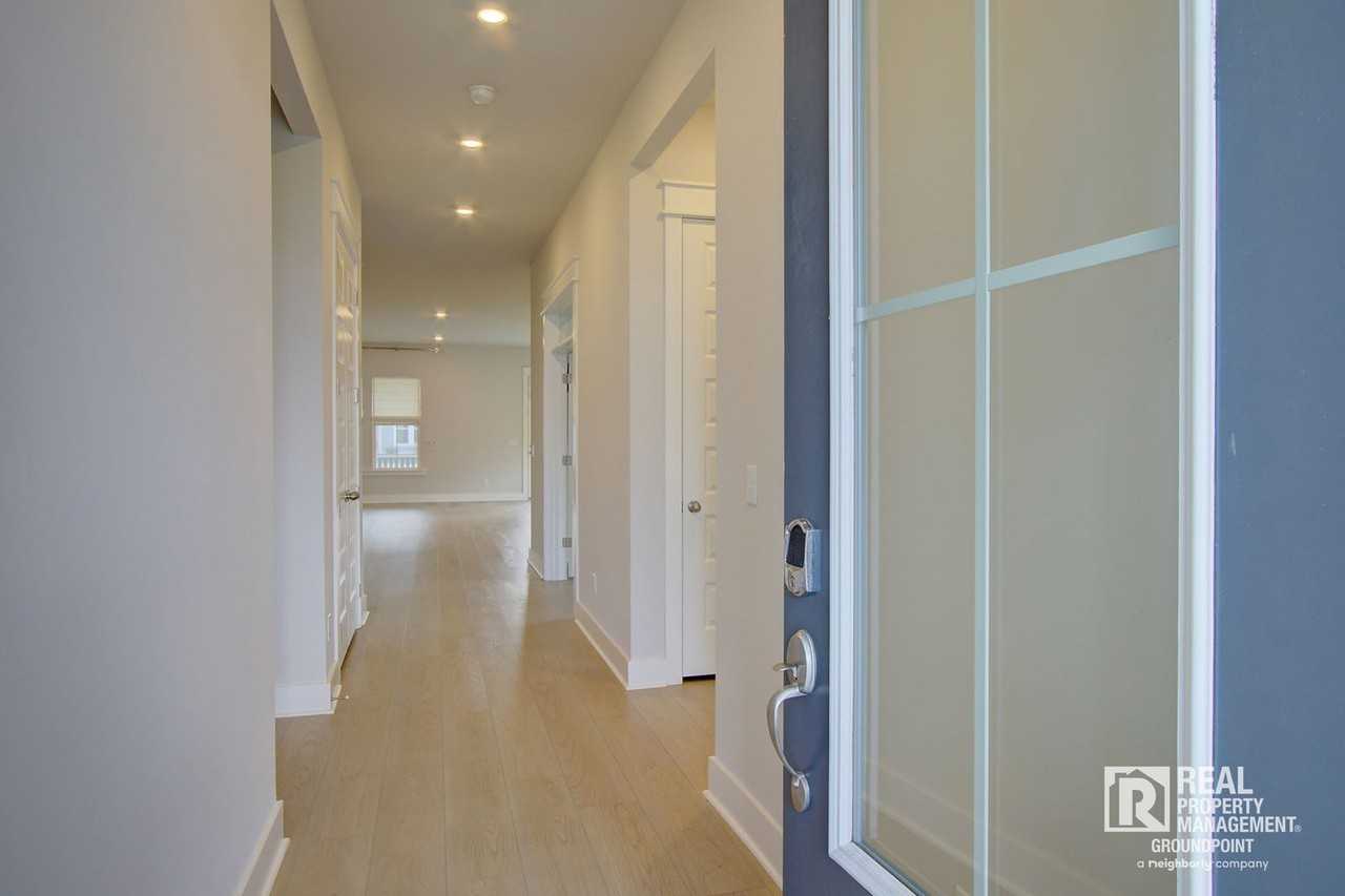 238 Witherspoon St - Photo 4 of 50