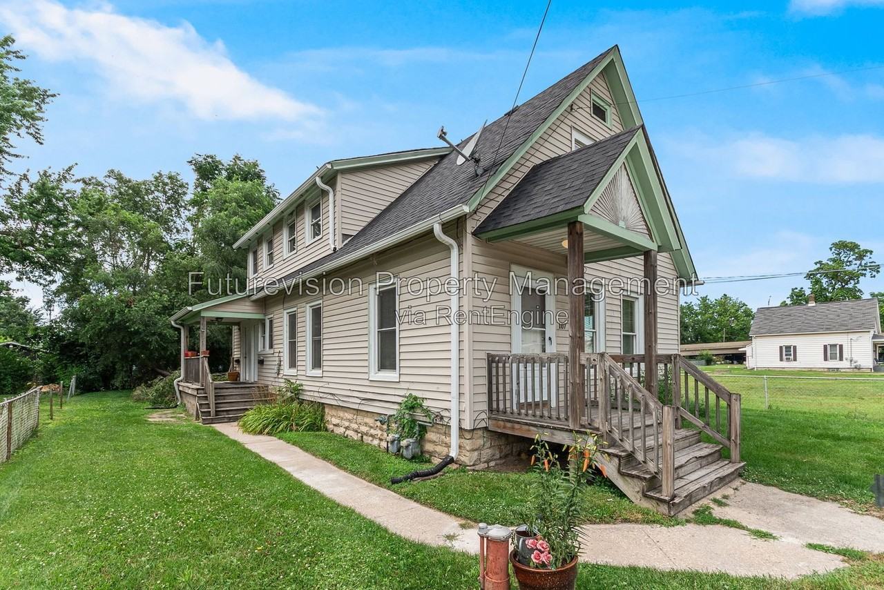 107 Stevens Ave #2