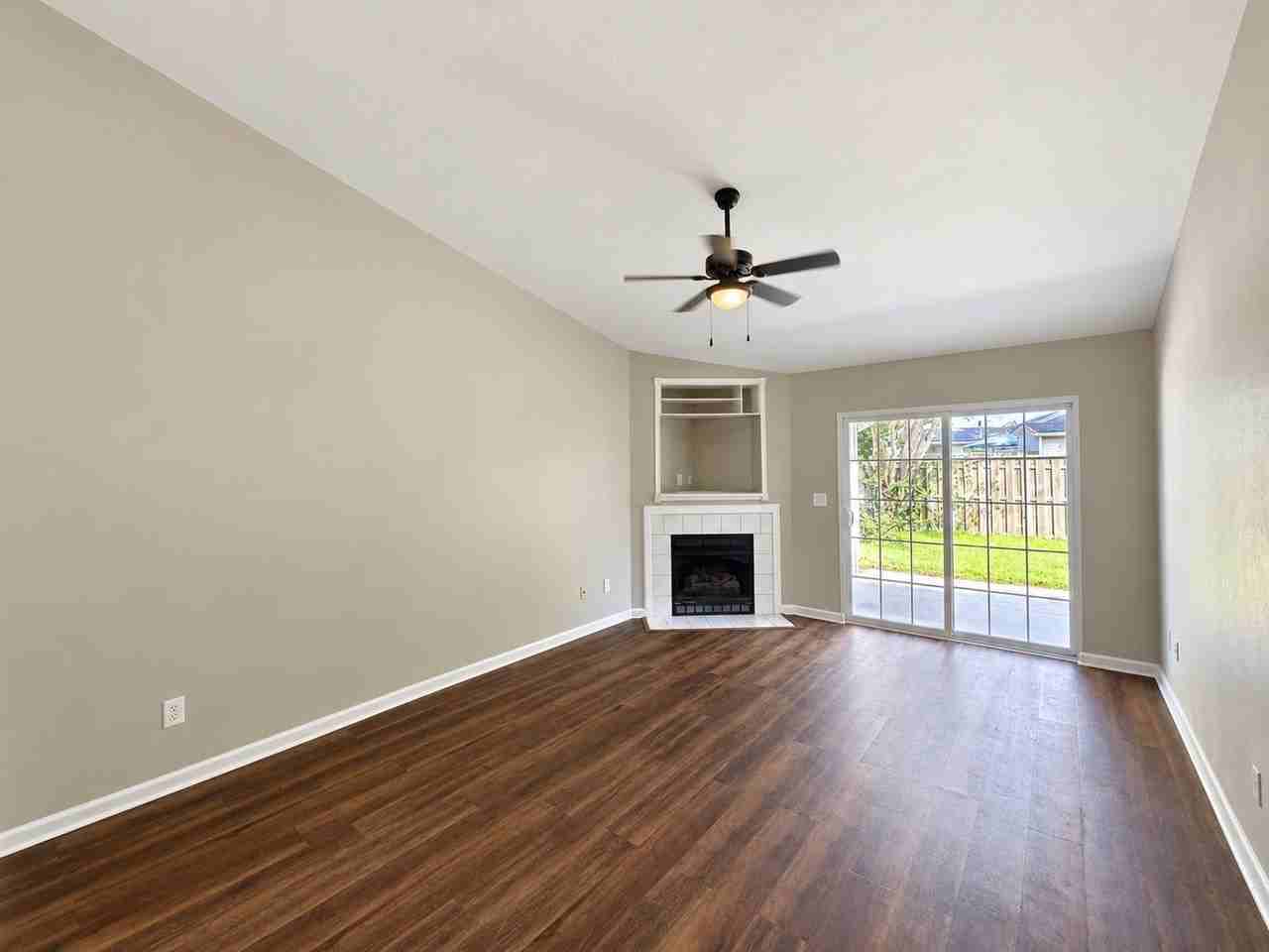 1342 Pinnacle Ln - Photo 3 of 16