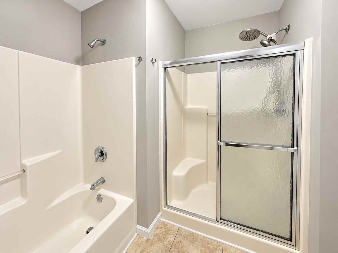 1342 Pinnacle Ln - Photo 4 of 16