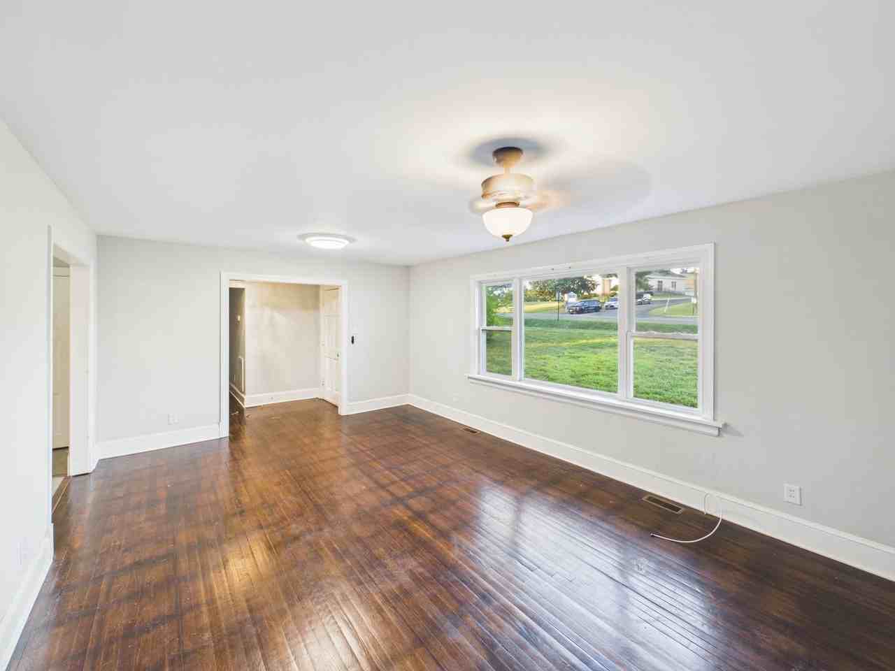 8217 Woodman Rd - Photo 3 of 28