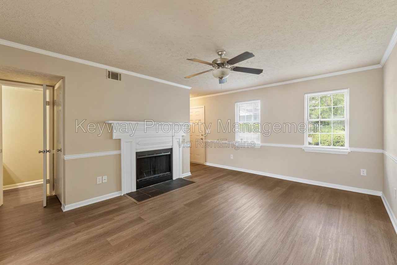 3930 Almon Dr - Photo 3 of 22
