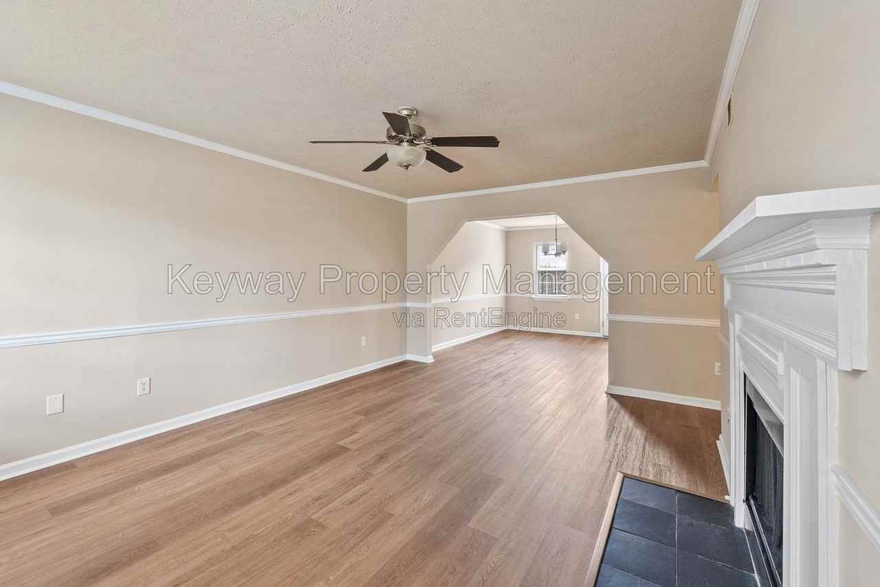 3930 Almon Dr - Photo 4 of 22