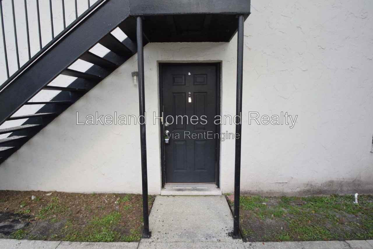 1005 S New York Ave #5 - Photo 2 of 13