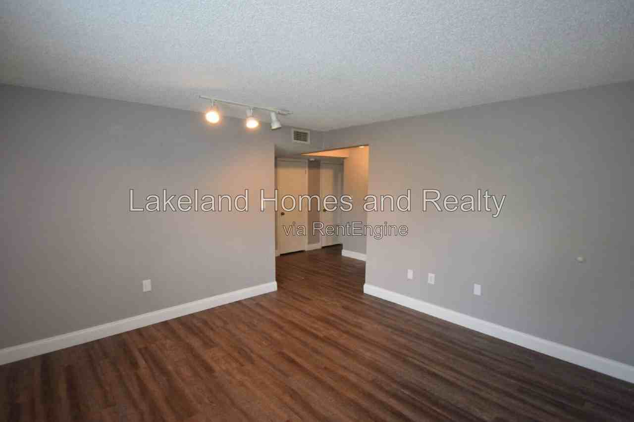 1005 S New York Ave #5 - Photo 4 of 13