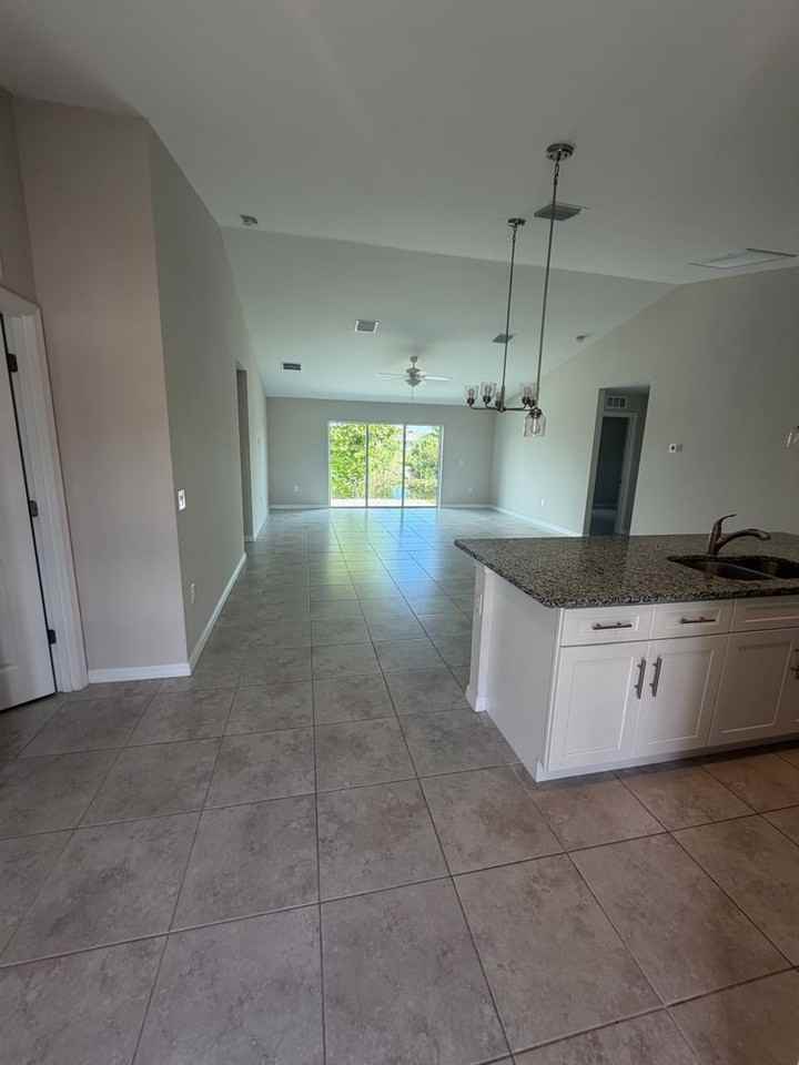 519 Nw 14th St - Photo 2 of 25