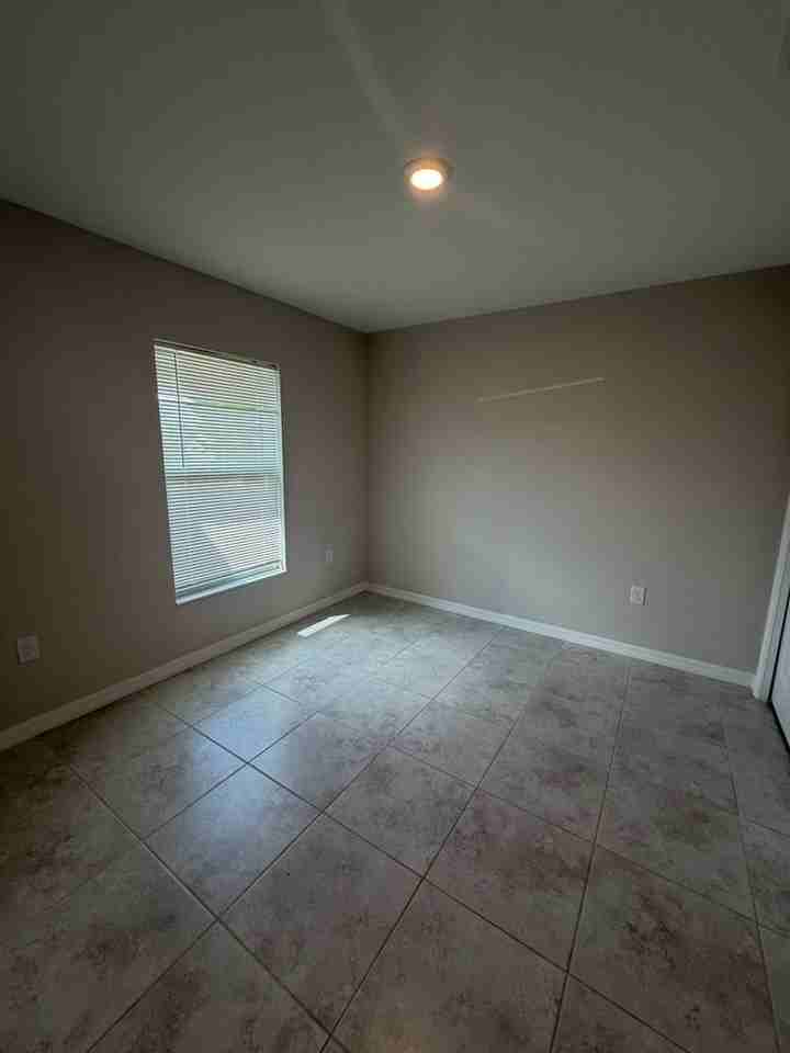 519 Nw 14th St - Photo 3 of 25